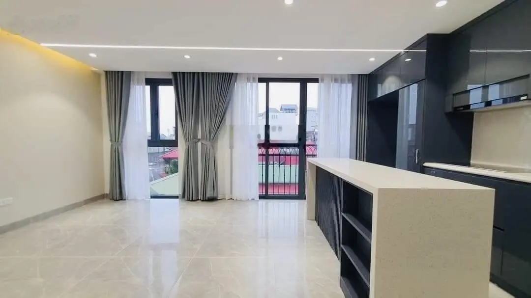Bán nhà Đường Thái Hà 6 Tầng Thang Máy 43M2 7M Mặt Tiền Ô Tô Đỗ Sát Cửa Trung Tâm Đống Đa 9.6 TỶ