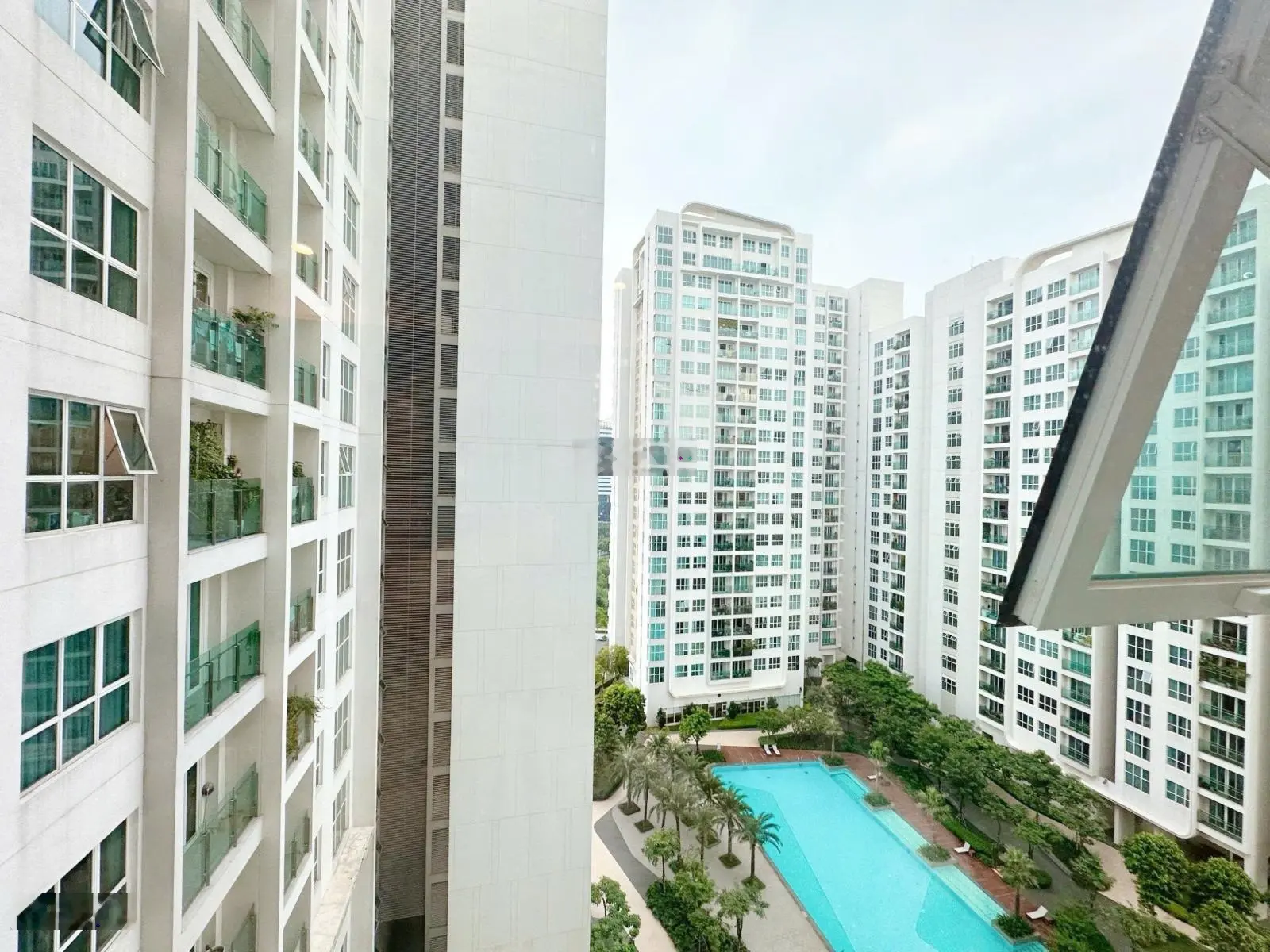 Bán nhanh 2 phòng ngủ căn hộ Sala Sadora view hồ bơi đẹp giá tốt chỉ 7tỷ9