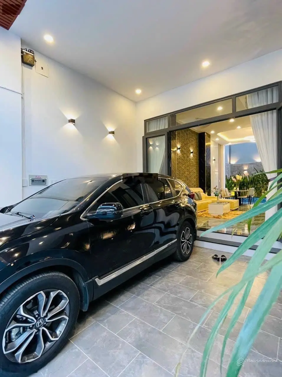 TT chỉ nhĩnh 3tỷ sở hữu nhà hẻm xe hơi đường Đội Cung, 2 Lầu 1 Trệt,P9, Q11 cách Đầm Sen 300m, SHR