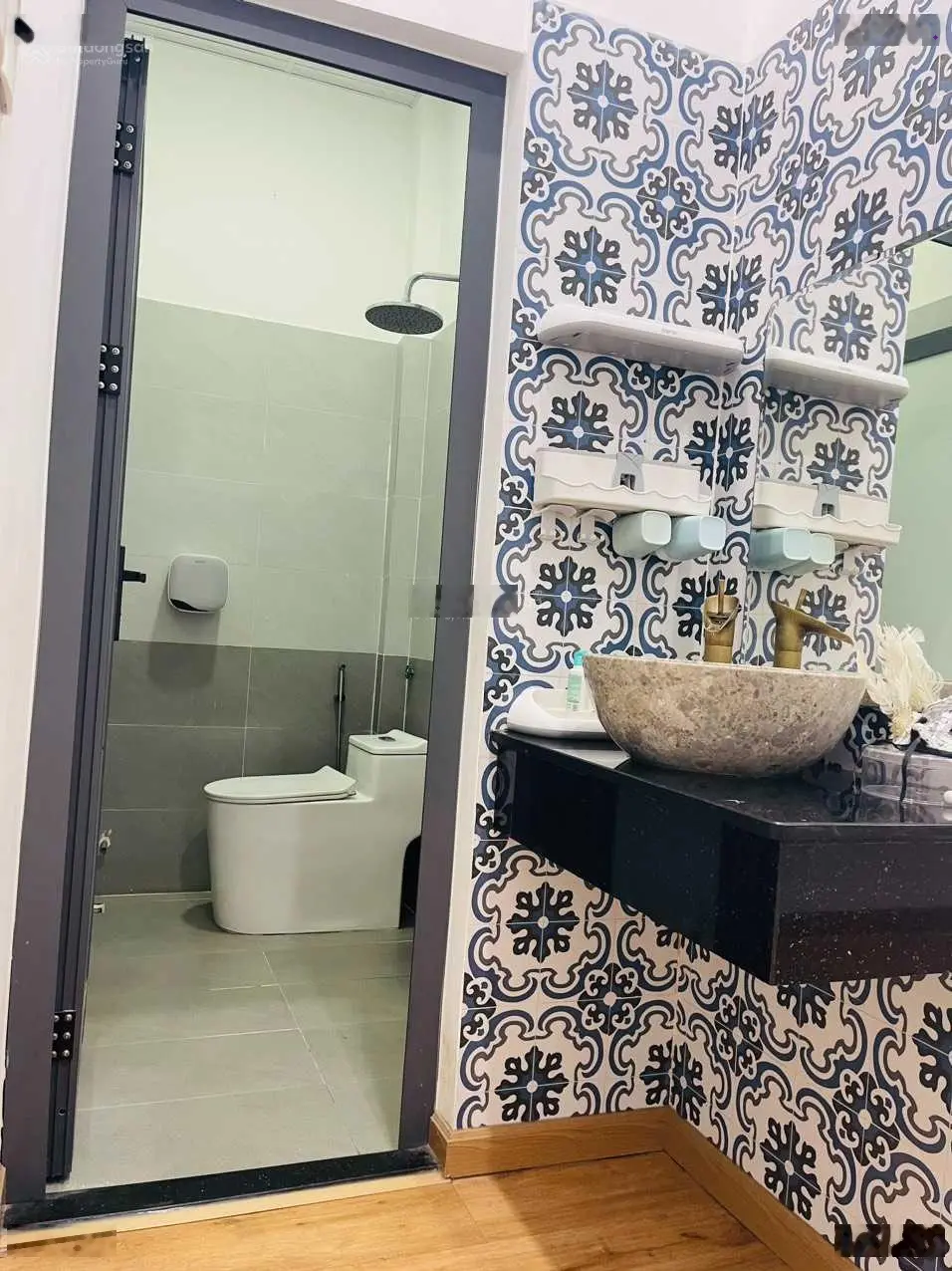 Chính chủ cần bán nhà 3 mê 3 tầng và 1 nhà cấp 4, diện tích siêu rộng 131m2 Tô Hiệu