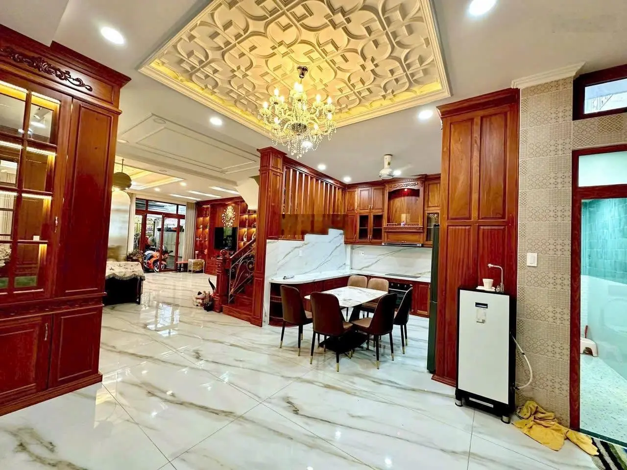 Bán nhà đẹp full nội thất y hình. Nhà 3 tầng, Diện tích: 7x17m. Đường số 12. Giá 16.5 tỷ TL