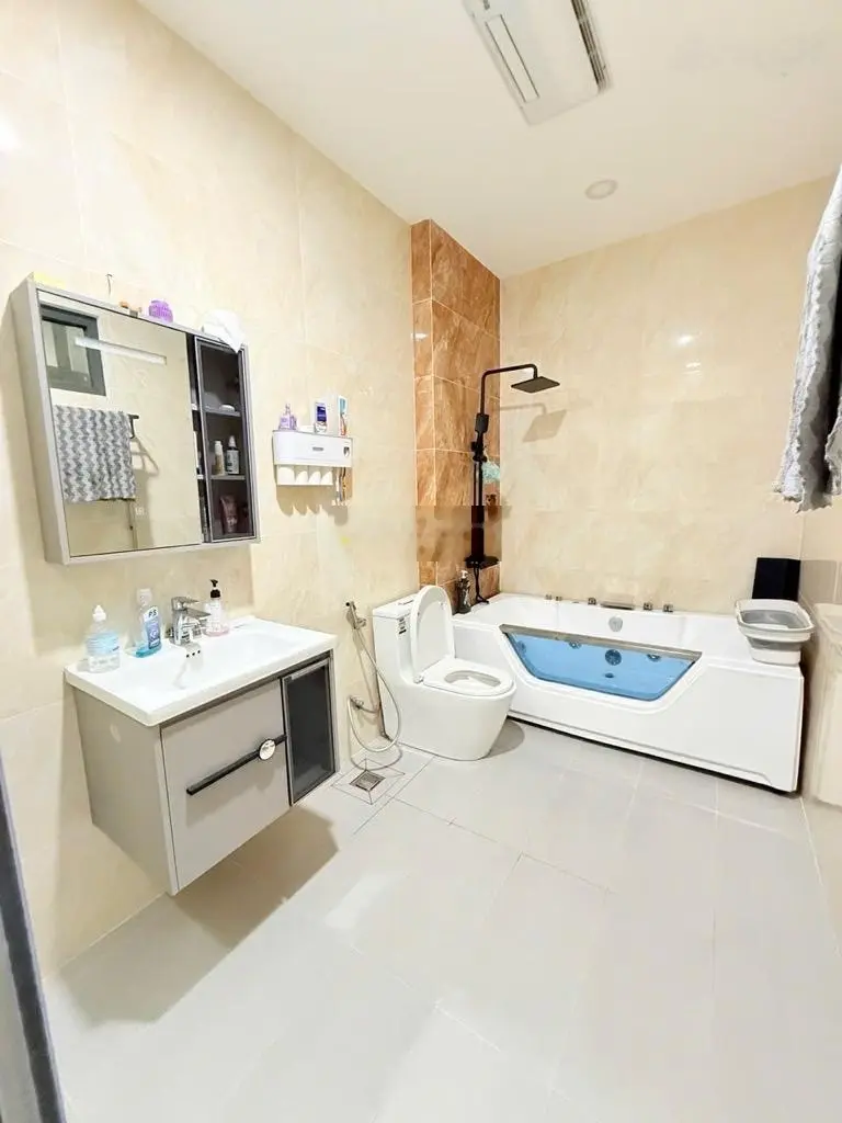 Bán nhà Tôn Thất Thuyết Quận 4 - hẻm ôtô - 50m2 - 4 Tầng - chỉ 6 Tỷ nhỉnh - Tiện kinh doanh