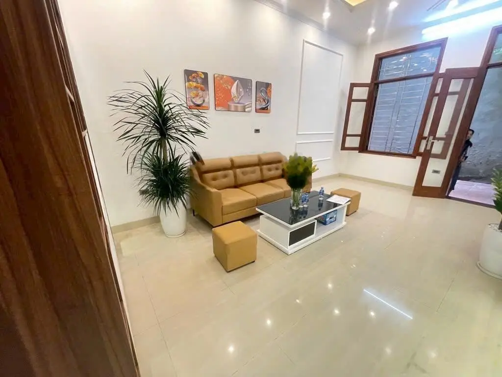 Bán nhà khu ngã tư sở dt 60m x 5 tầng. Giá 8.2 tỷ