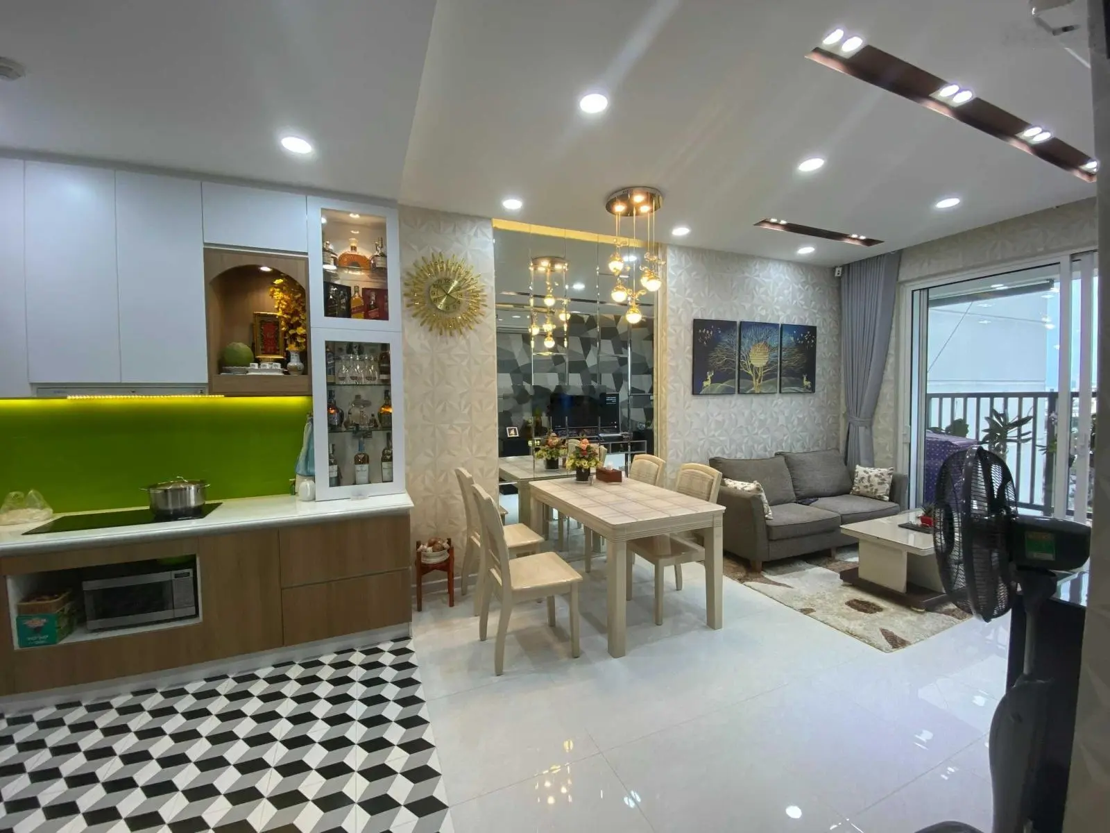 Bán C/C Orchard Parkview, 85m2, 3 phòng, Giá 5.6 tỷ, view đông nam - Đ/C: 130 Hồng Hà, Phú Nhuận