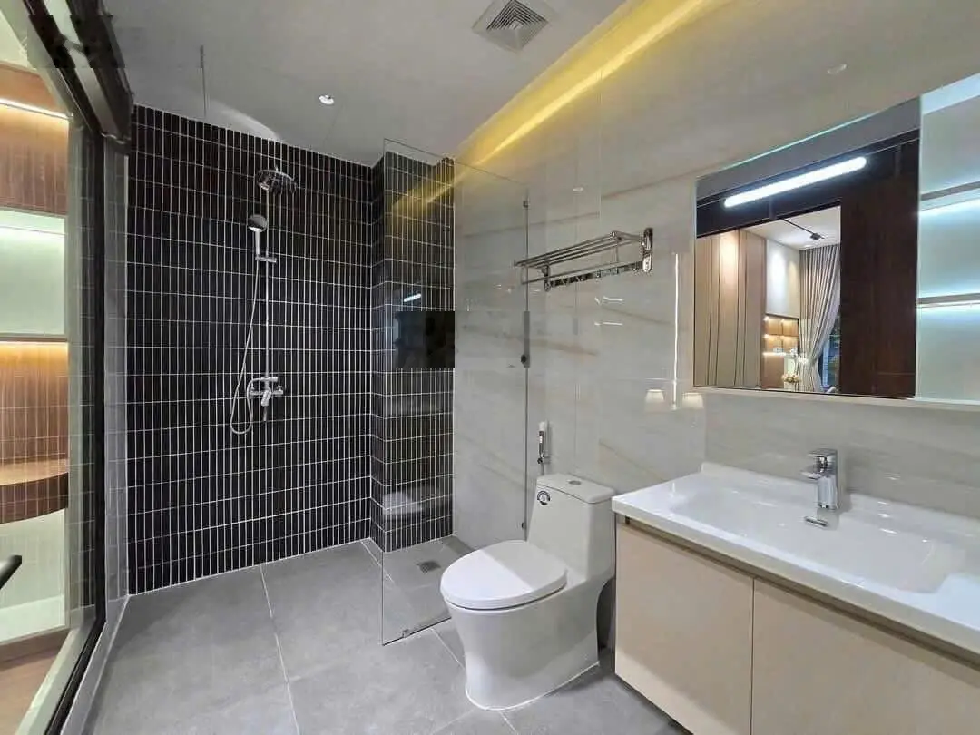 Bán nhà 3.5 tầng MT đường 10m5 Hồ Tùng Mậu, gần Kinh Dương Vương, giá 8 tỷ x TL