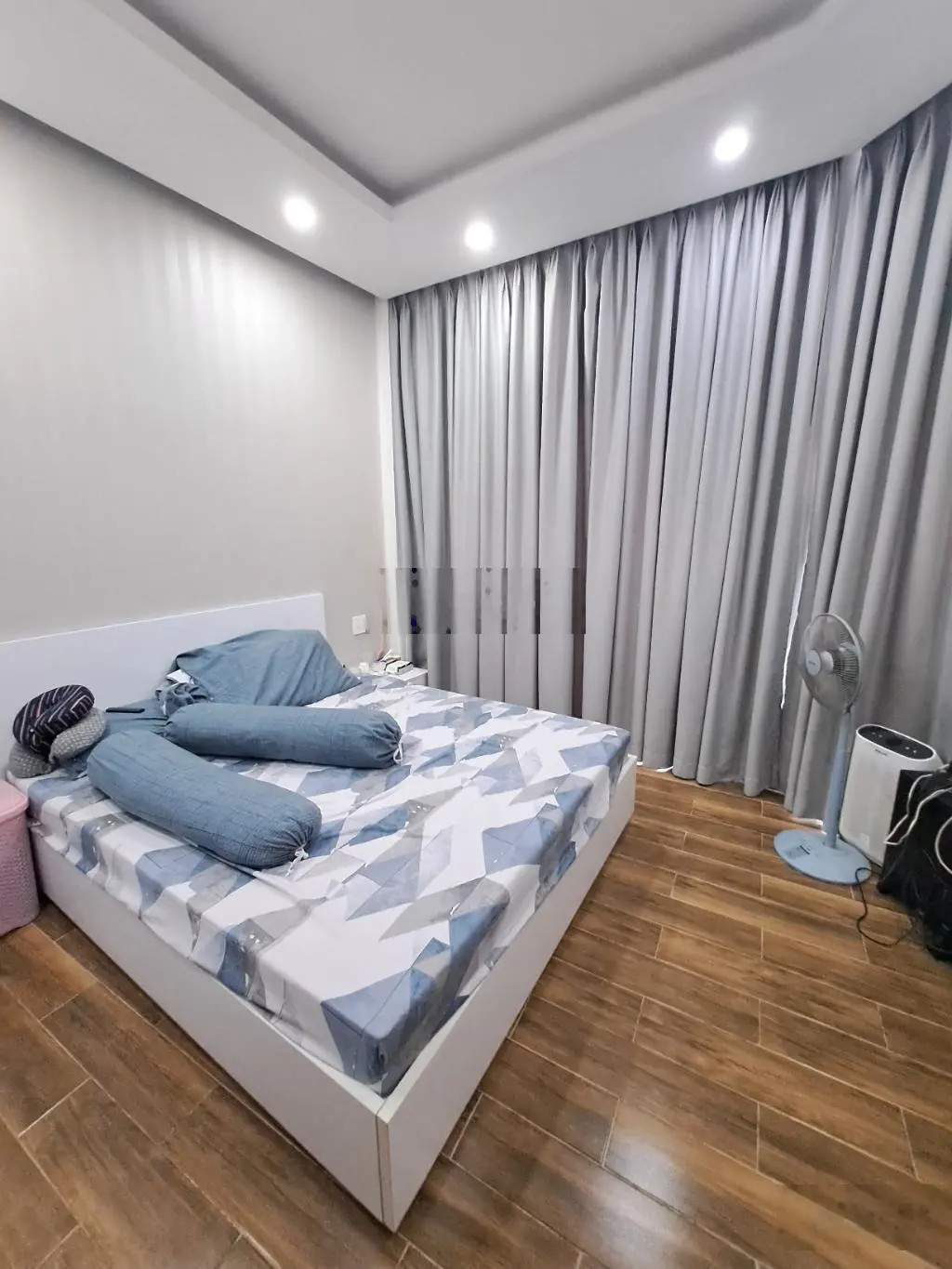 Bán nhà Tân Vĩnh Quận 4 - Hẻm ôtô - 40m2 - 4 Tỷ nhỉnh - 3 Tầng - Tiện kinh doanh