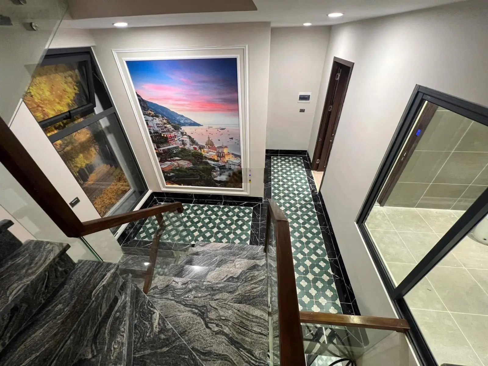 Nguyễn Văn Cừ 100m2, 8 tầng thang máy MT 5m ô tô 7 chỗ vào nhà ngõ thông cách mặt phố 15m