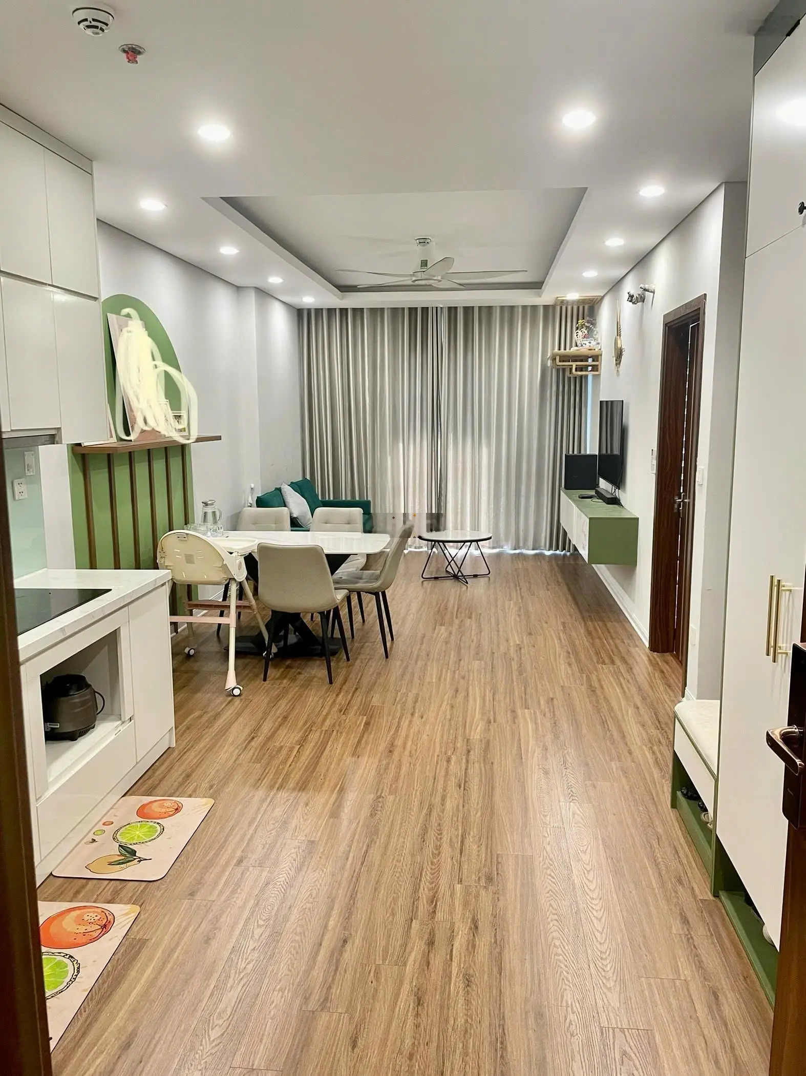 Bán căn hộ chung cư Bình Minh Garden 93 Đức Giang