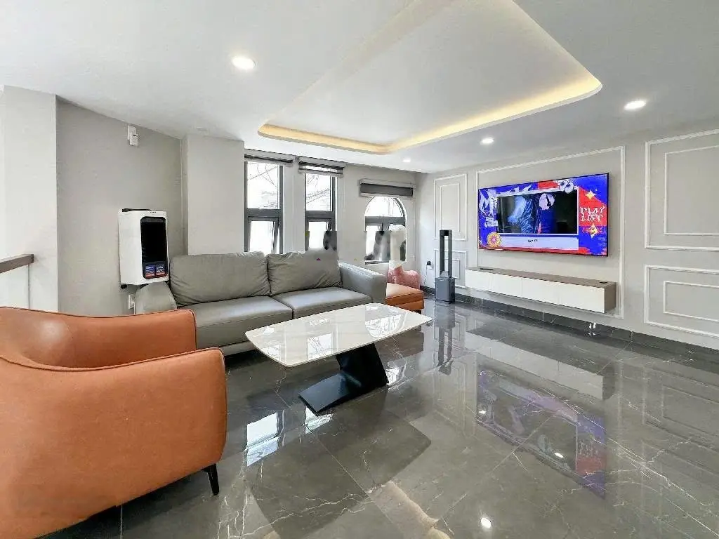 Nhà đẹp Góc 2 mặt tiền, nội thất xịn cho gia đình 3 thế hệ Phan Văn Trị, Bình Thạnh