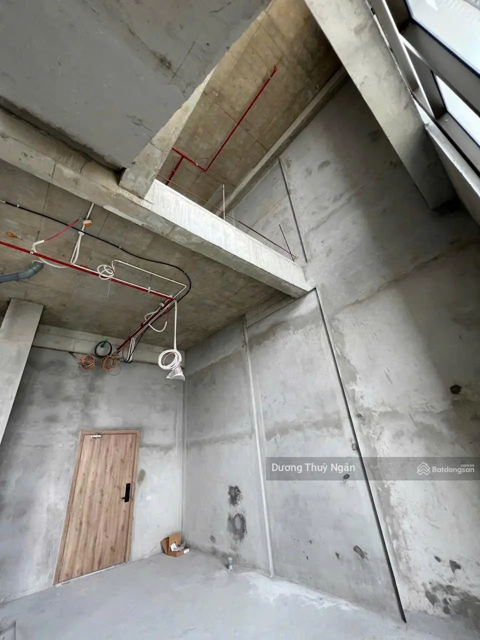 Bán căn hộ Duplex 107m2 thông tầng, ngay dưới tầng 42 vườn thượng uyển, Chung cư Sky Oasis