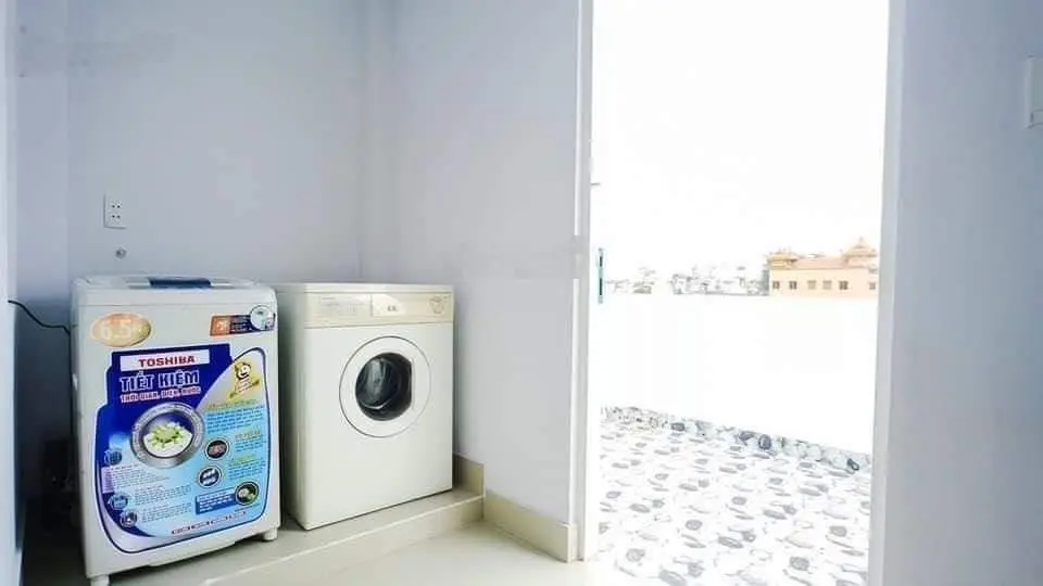 HXH Chu Văn An P12 4,7x12m vuông vức trệt lửng 2 lầu ST gồm 7PN, doanh thu 30tr/tháng