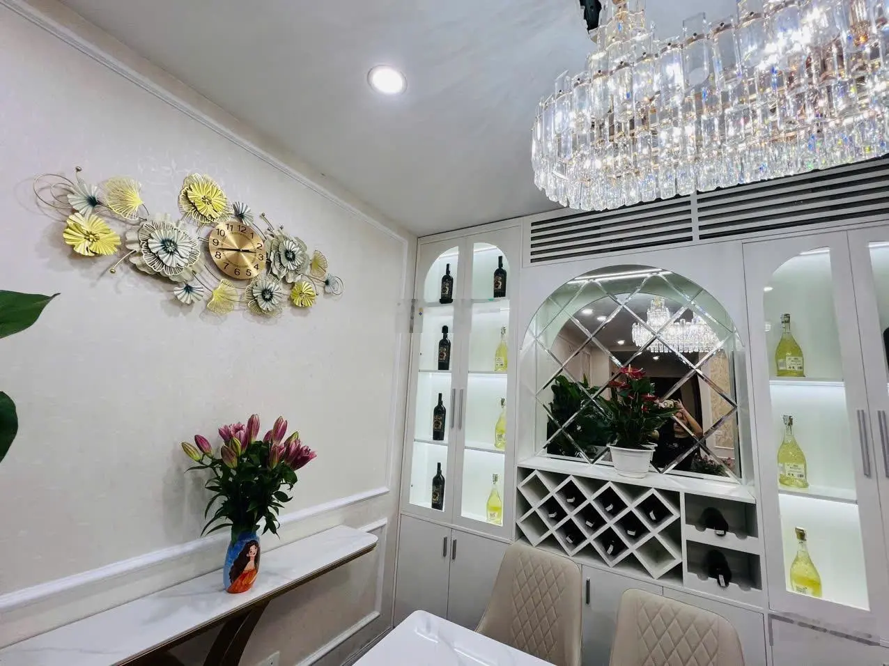 Chính chủ bán căn 3 ngủ 105m2 Roman Tố Hữu, tầng trung nội thất sang xịn, giá hấp dẫn 6 tỷ