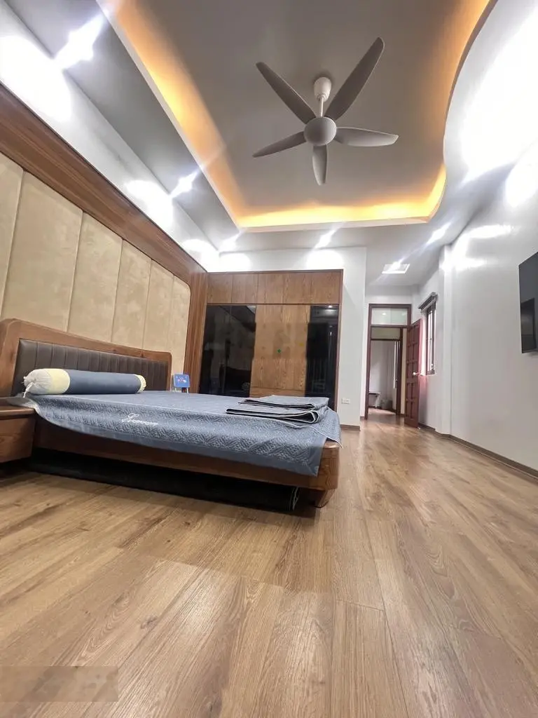 Bán nhà Kim Mã 59m2, mặt ngõ, gần ô tô, full nội thất, thông Giang Văn Minh, giá nhỉnh 15 tỷ