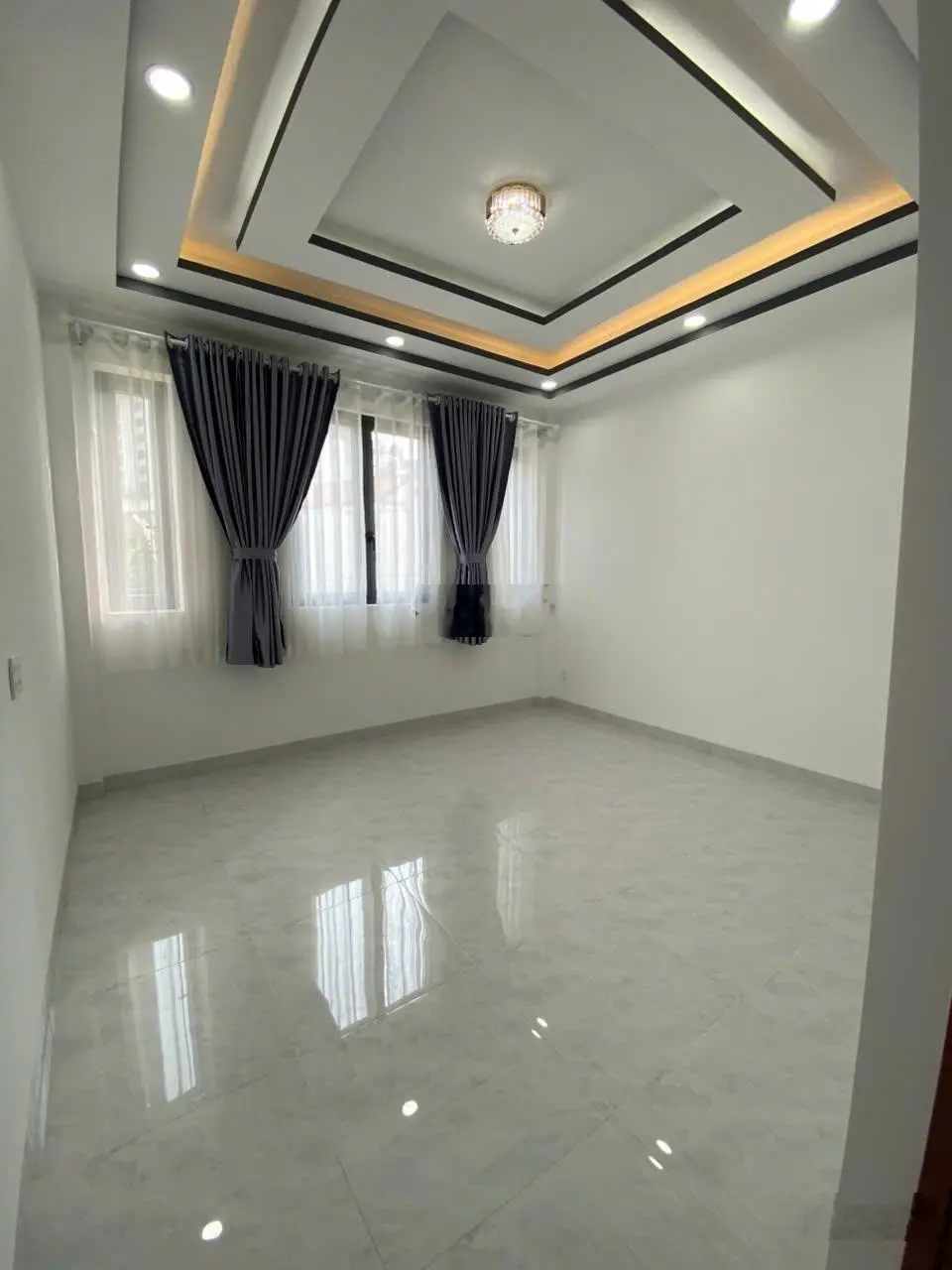 Nhà 55m2 4 tầng hẻm xe hơi 5m Nguyễn Bỉnh Khiêm phường 1 gần trục Phạm Văn Đồng chỉ 9 tỷ 7