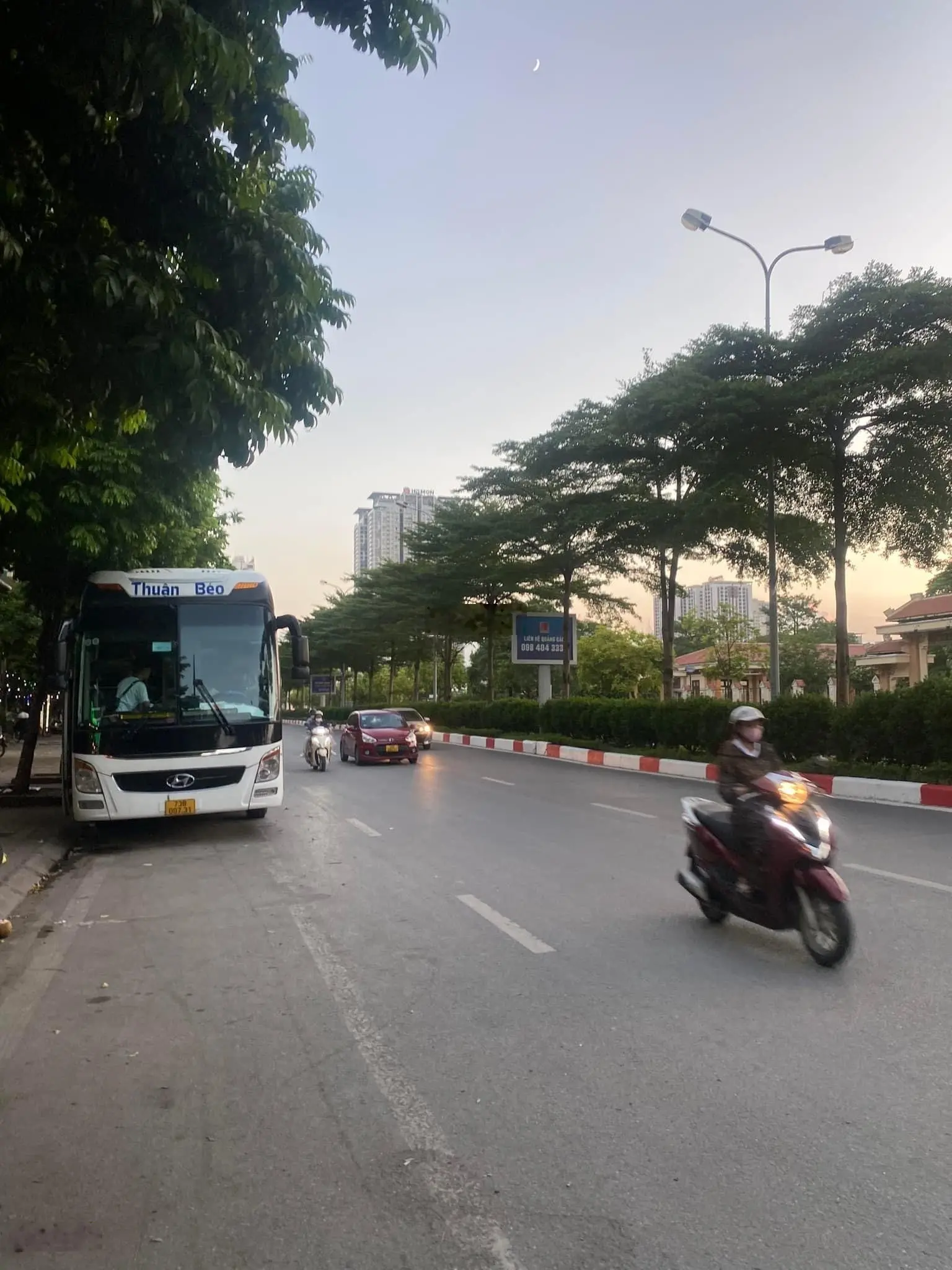 Bán nhà Mặt Phố Nguyễn Hoàng 2 thoáng Trước sau 8 tầng thang máy, 80m 44 tỷ