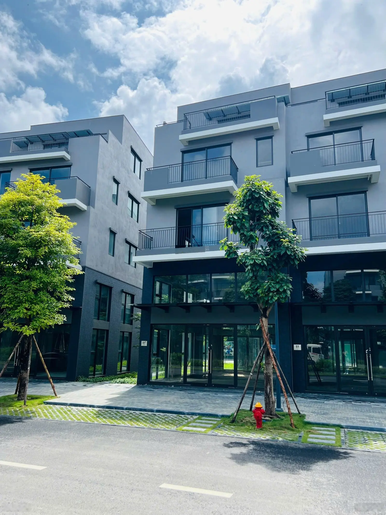 Cắt lỗ căn biệt thự hoa hậu 113m2, giá chỉ 8.5 tỷ, căn vip xẻ khe, 4 tầng, Eco Central Park Vinh