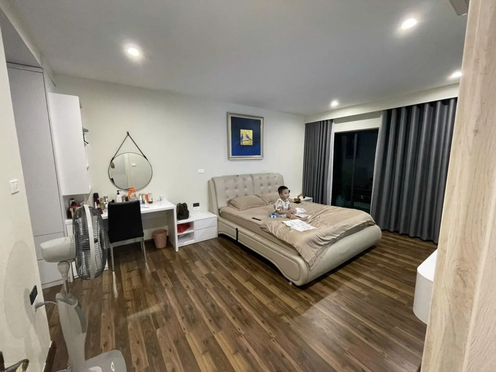 Cần Bán Gấp Căn Hộ 4PN nội thất SANG CHẢNH - Giá Cực Mềm, Cơ Hội Không Thể Bỏ Lỡ!