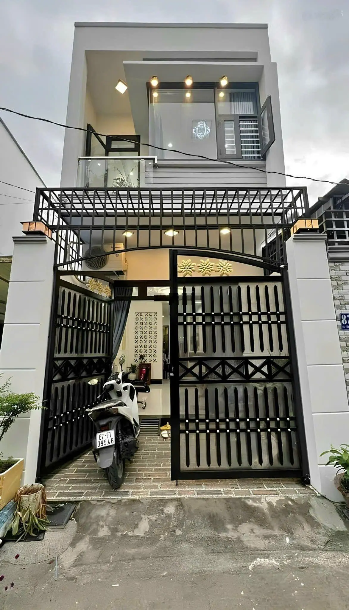 Gia đình tôi cần bán gấp căn nhà mặt tiền, đường Đinh Đức Thiện, chợ Bình Chánh, huyện Bình Chánh