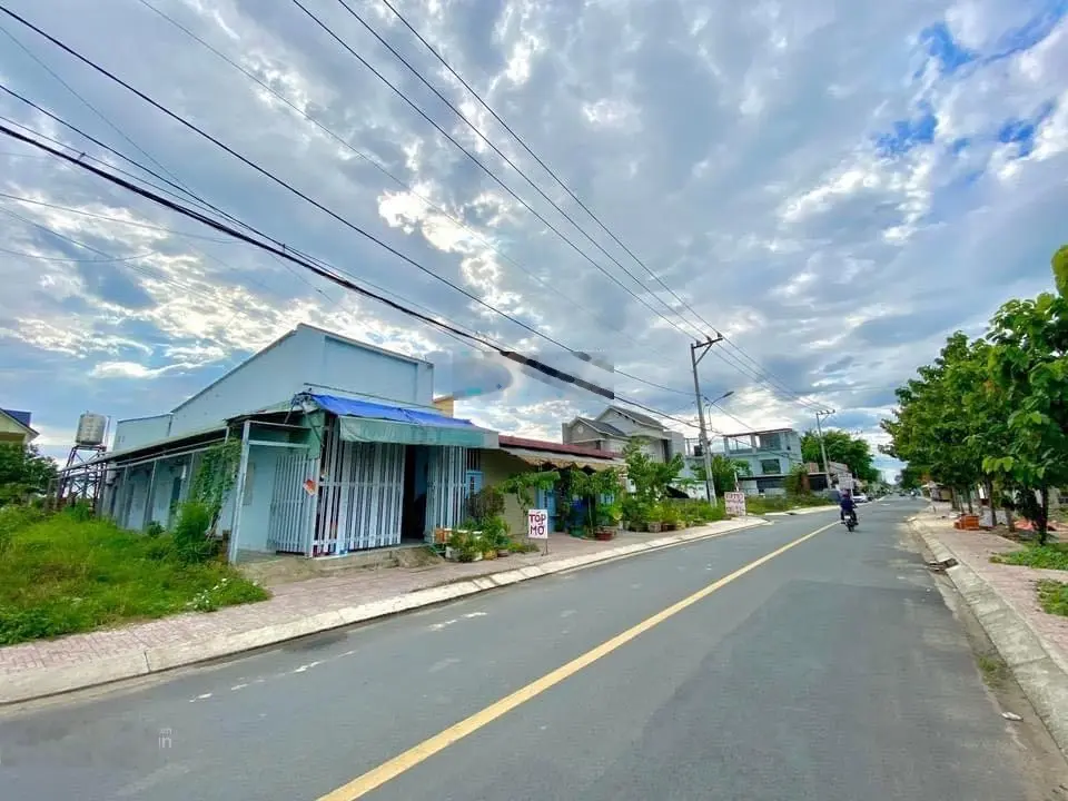 Chính chủ bán đất Đ. Võ Văn Kiệt, P7, Trà Vinh gần vòng xoay Võ Văn Kiệt, Giá 450tr/120m2/SHR