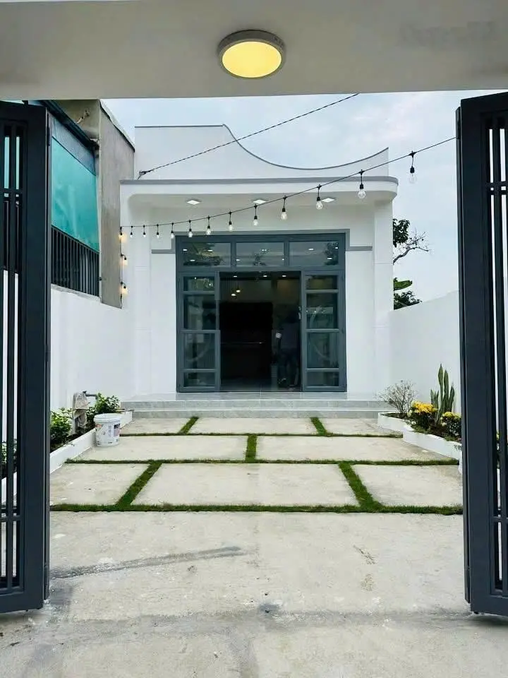 Kèo thơm chủ định cư nước ngoài hạ giá 200 triệu bán căn nhà cấp 4 mới xây ngay cây xăng Thạnh Phú