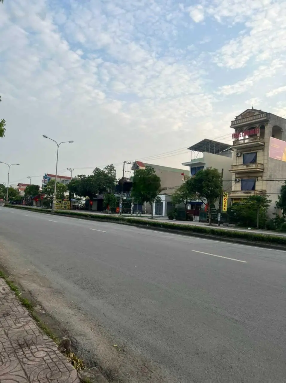 Chính chủ cần bán khách sạn, mặt đường 30/6, giá cực tốt (ngay trên trục Quốc Lộ 1A) - TP.Ninh Bình