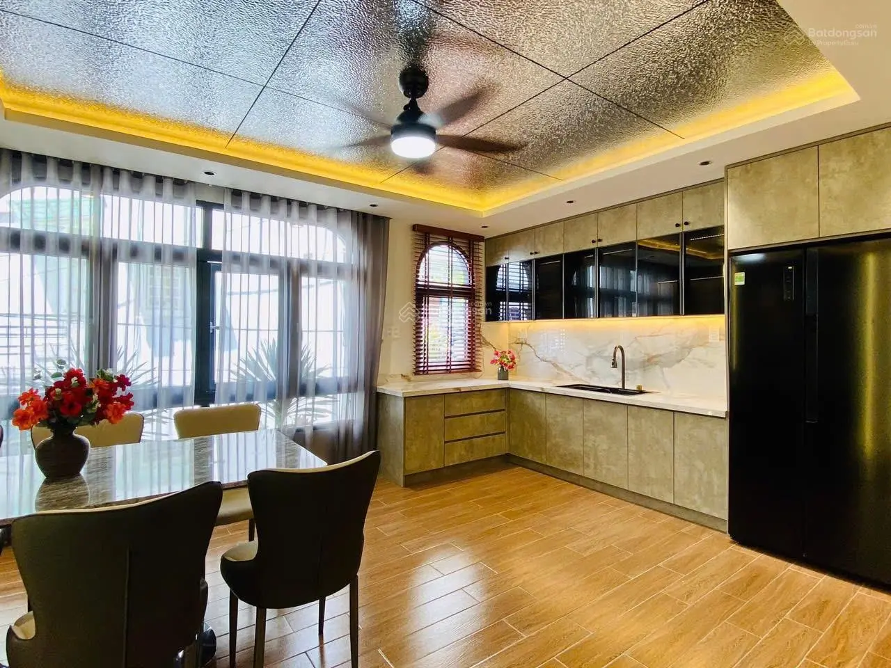 Bán Căn Góc 2 Mặt Tiền HXH 6m Nguyễn Văn Công (DT:4x15m CN 57m2 + 5 Tầng+ ÔTô Ngủ Trong Nhà)-8,9 TỶ