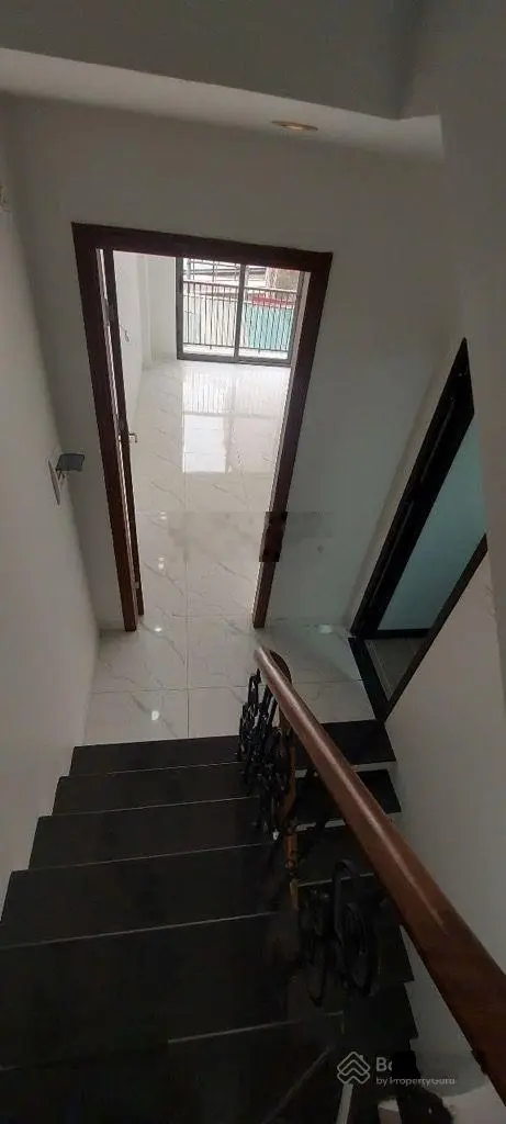 Bán nhà riêng tại Cầu Diễn, 6 tỷ, 38m2, 5PN, 5WC giá tốt