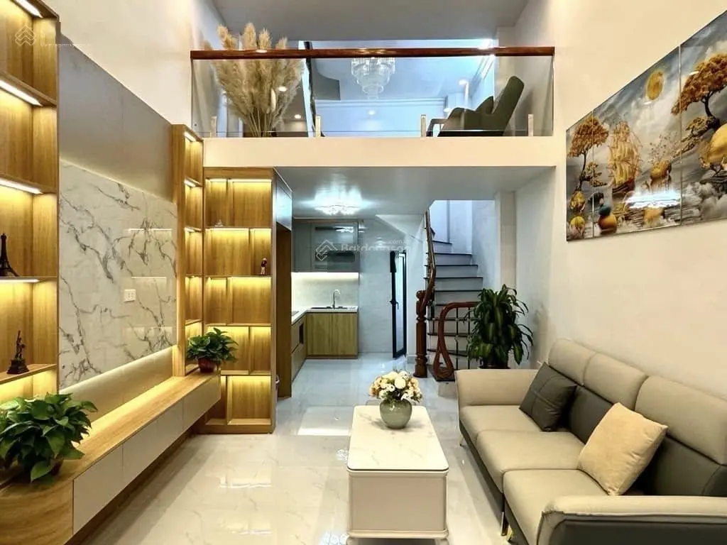 Bán nhà 34m² Đặng Tiến Đông 4 tầng nở hậu gần phố Trung Liệt, Đống Đa chỉ 7.8 tỷ!