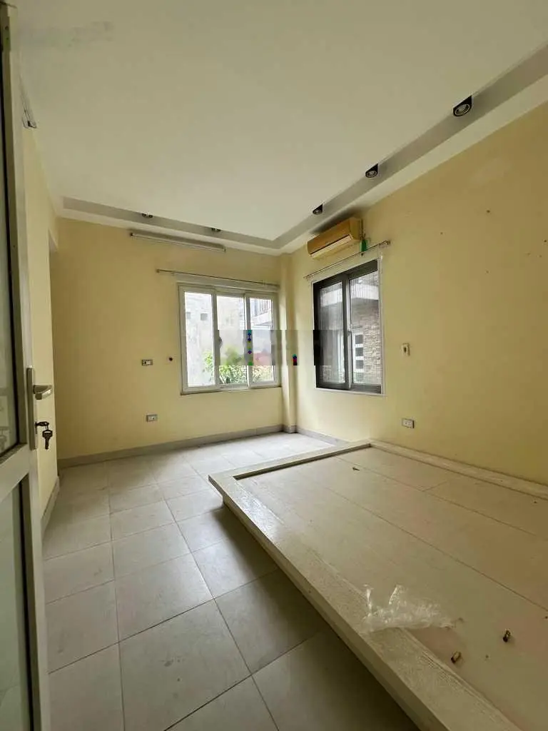Bán nhà Nguyễn Đình Thi Thụy Khuê 44m2 6T thang máy 7 ngủ sát hồ MT rộng cách hồ 5m. LH 0362 889 ***