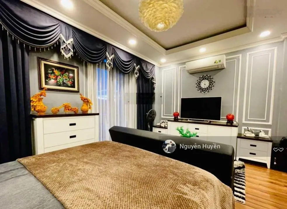 Giá nào cũng bán - nhà 3 tầng - HXH - hẻm Hoàng Diệu 2 - gần XLNH - gần 100m2 giá 7. X tỷ