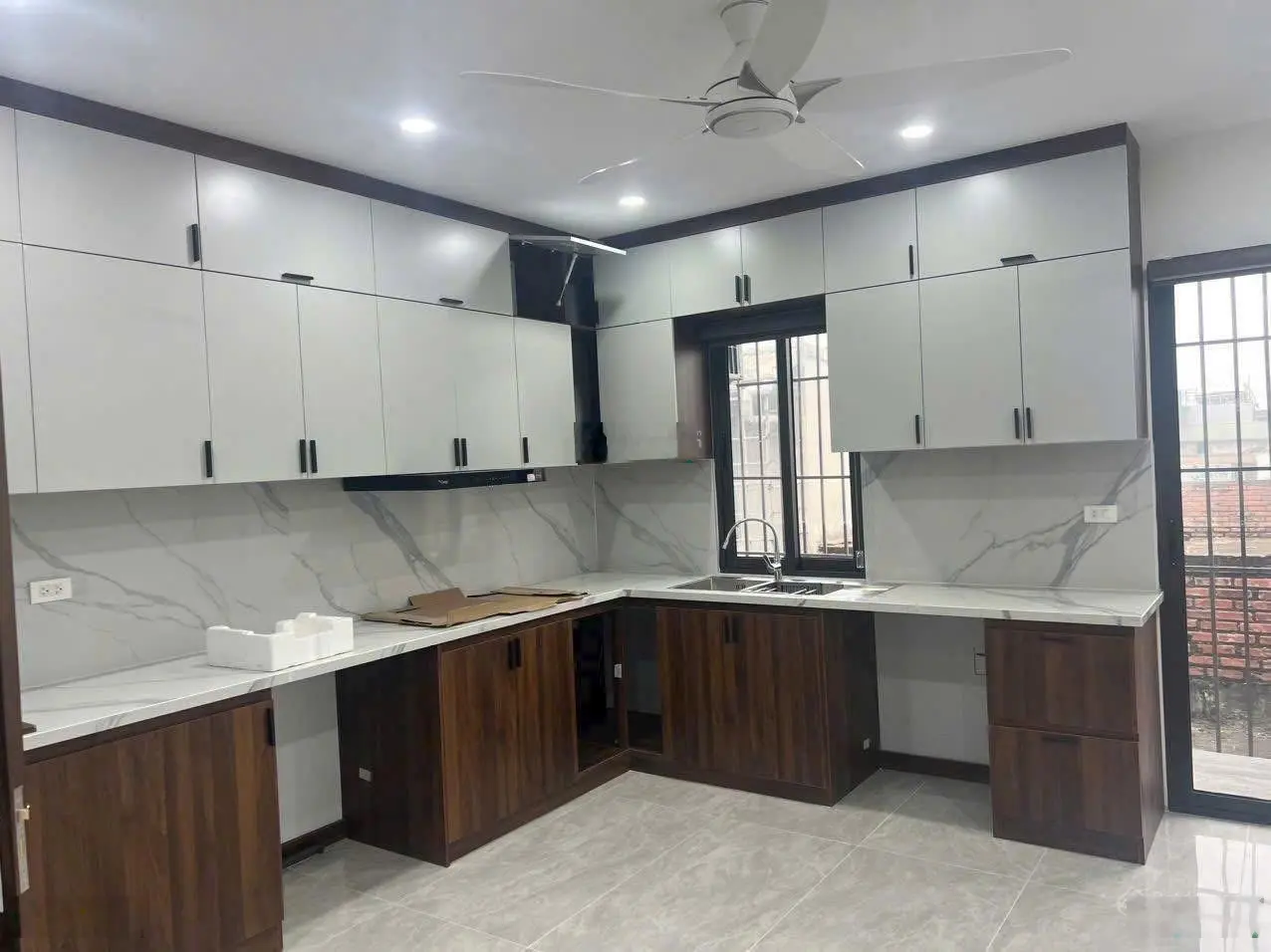 Phân lô vỉa hè kđt văn phú oto tránh gara thang máy kinh doanh đỉnh giá 24
