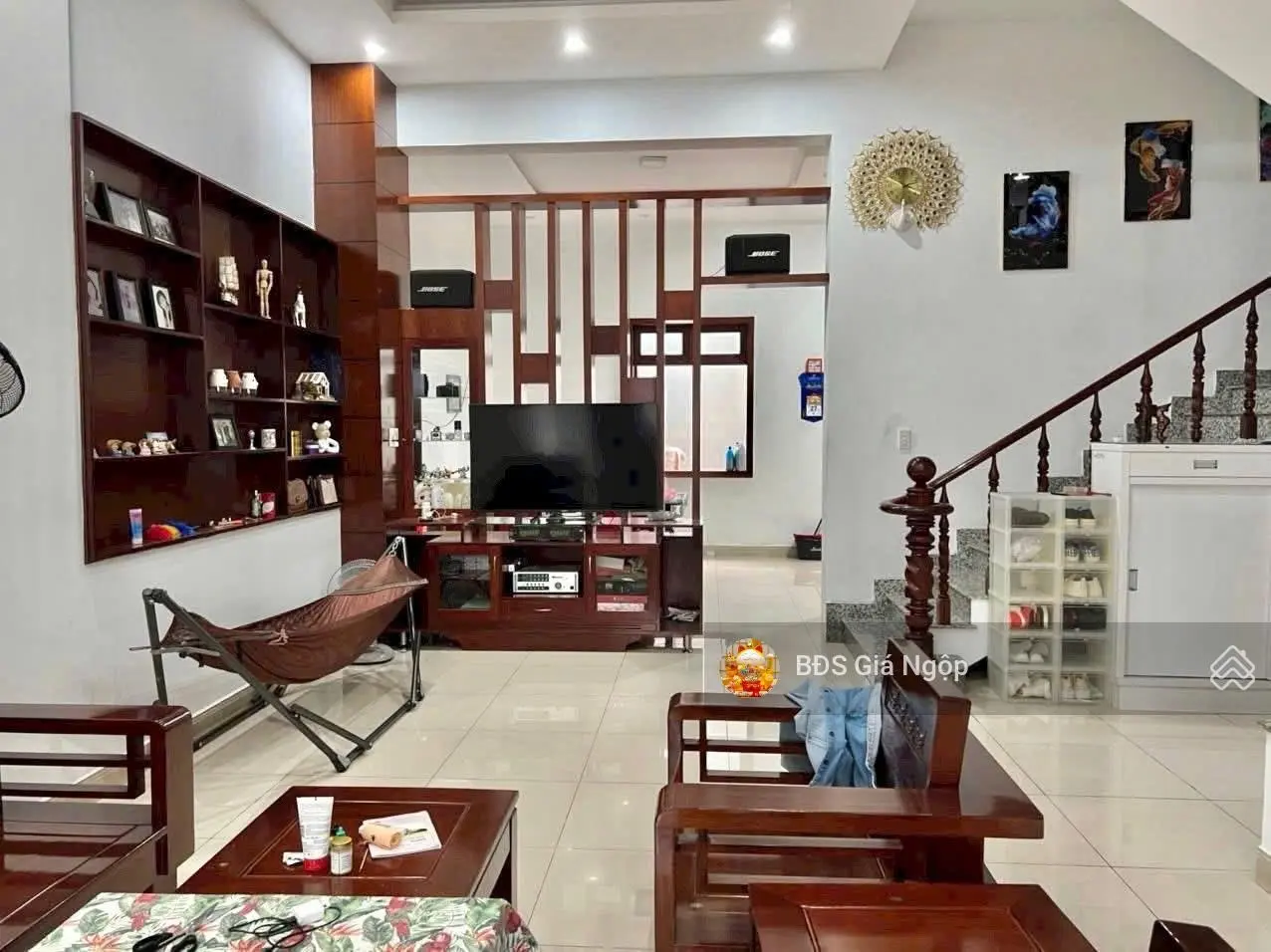 Chủ cần tiền bán nhanh nhà 1 trệt 2 lầu nguyễn thị định quận 2 dt 142m2/hiện thu nhập 18tr/th