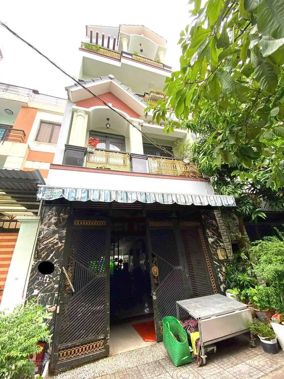 Hạ 200tr còn 2,7 tỷ. Bán nhà 60m2 đường số 13,Q4 xây 3 tầng, đang cho thuê 18tr. Hẻm 6m ra Vĩnh Hội