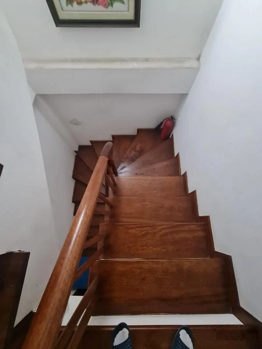 Nhà đẹp Đường Láng - 34m2 5 tầng, nội thất đẹp - ngõ rộng thoáng - sổ nở hậu - giá 7.25 tỷ