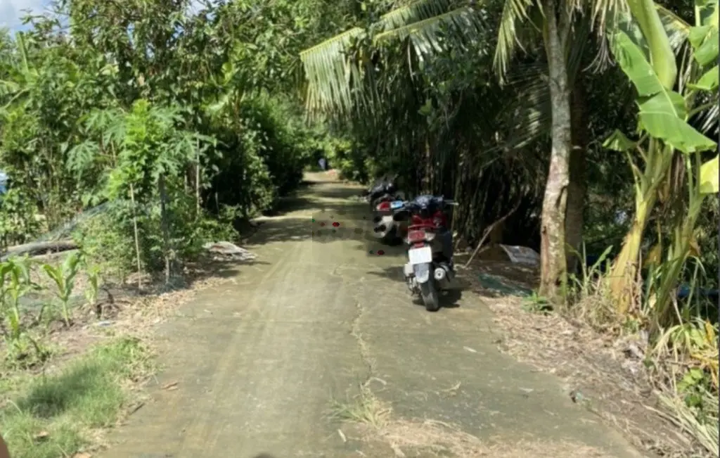 Đất bằng mặt lộ, đã san lấp ngon lành,đã cấm trụ ranh, sổ riêng đầy đủ