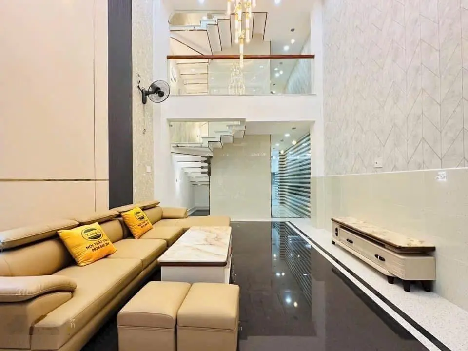 Bán nhà, Đ. Hoa Phượng Phường 2 Phú Nhuận, giá 3Tỷ390, DT 80m2, sổ riêng, LH 0896 465 ***