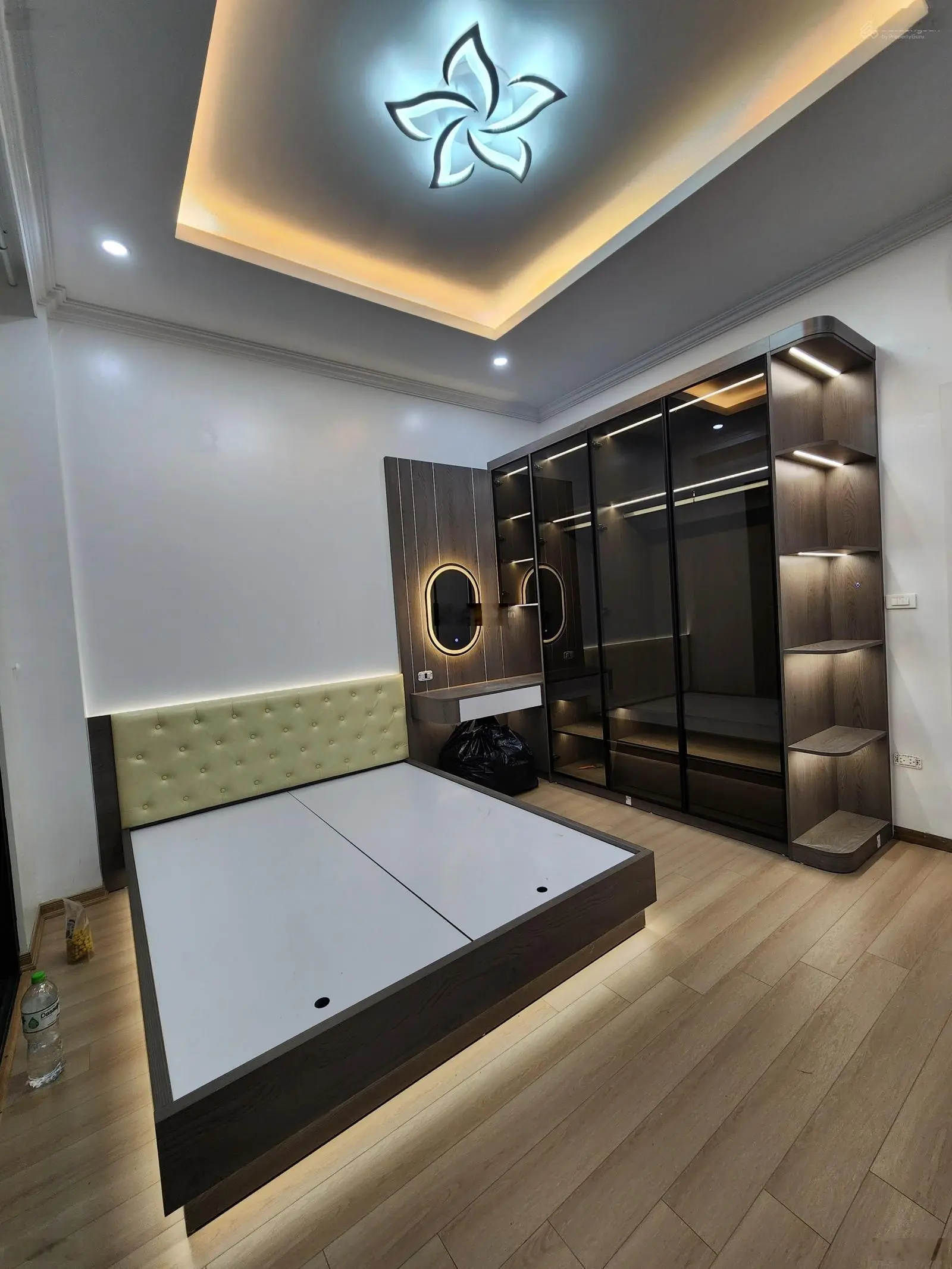 Đống Đa, Trung Liệt 40/50m2, 5 tầng, 4m mặt tiền, phân lô, thang máy, ô tô -Lh Giang 0979388189