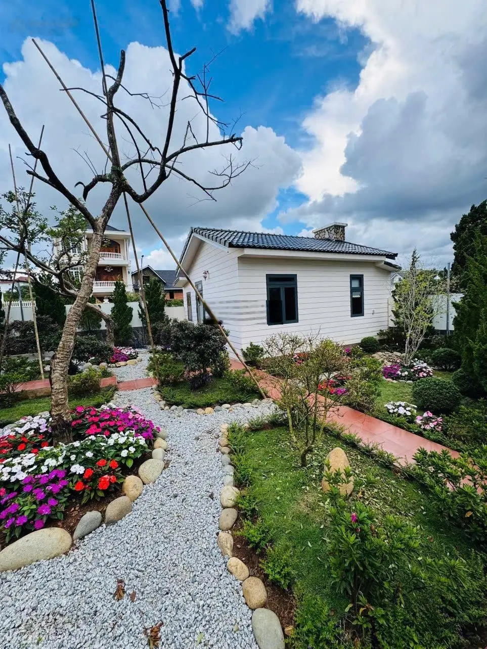 Bán nhà sân vườn đẹp khu dân cư Richland, Măng Lin, gần Mây Lang Thang Đà Lạt giá rẻ