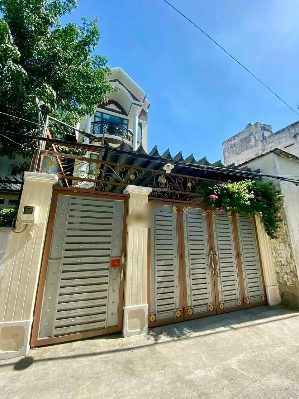 Cực phẩm - nhà 3 tầng - hẻm xe hơi - có sân để ô tô - sát mặt tiền Đỗ Xuân Hợp - ngang 6m
