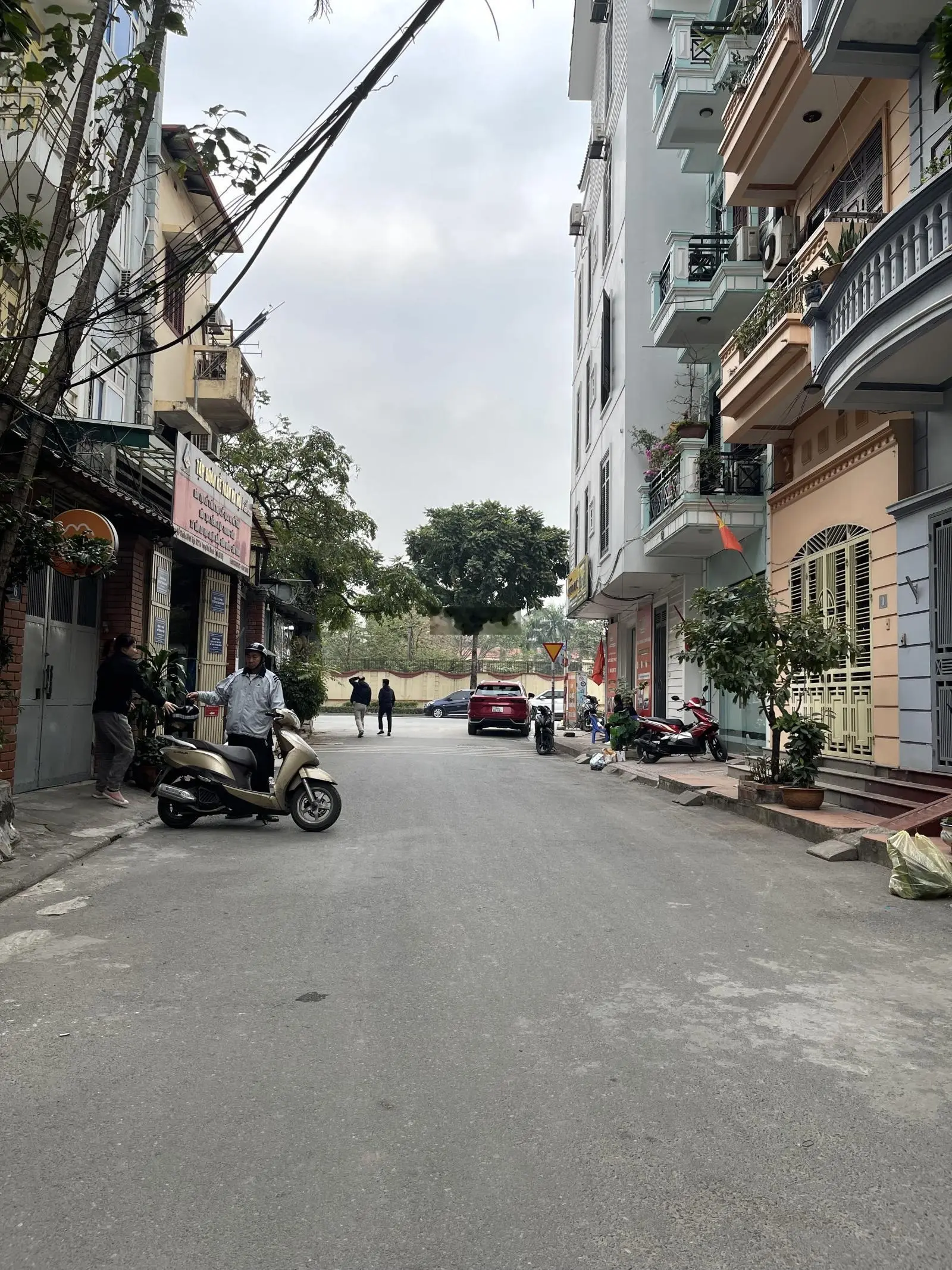 Phân lô quân đội Lê Trọng Tấn ô tô tránh ngõ rộng hơn phố. 30m ra MP. DT 50m2 + 5T + MT 4,1m*17,7tỷ