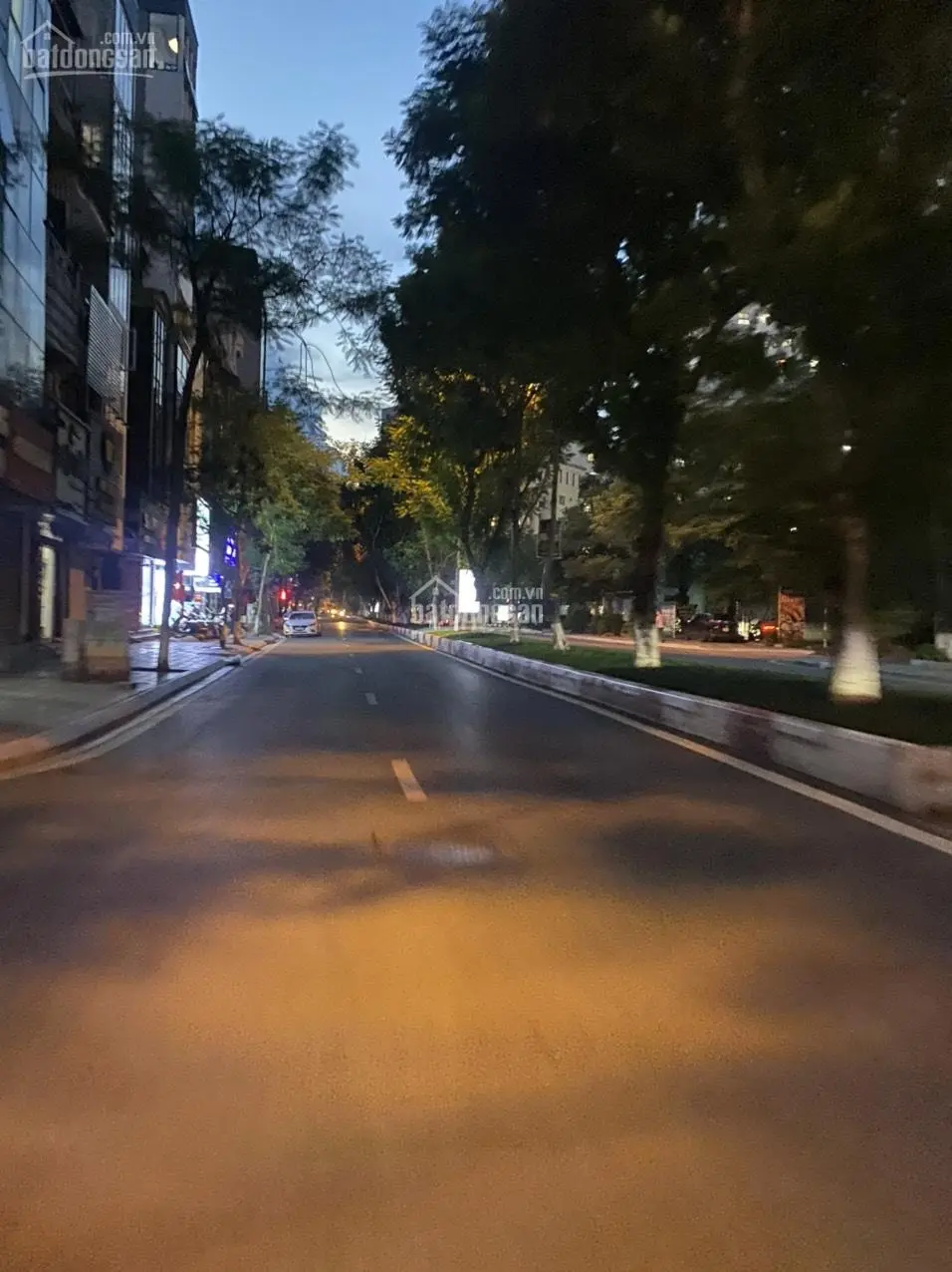 Bán biệt thự Vườn Đào - Tây Hồ - đẳng cấp - ở sướng - chỉ 105 tỷ - 234m2 - LH: 0915551389