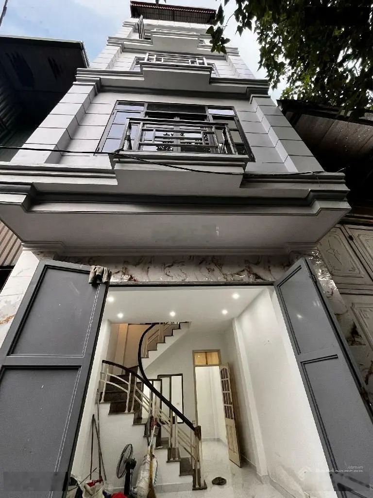 Bán nhà Lĩnh Nam y hình 35m2,5tầng, mặt tiền 3,8m,5.1 tỷ ngõ trước nhà 2 ôtô đỗ cửa, sổ đỏ ko quy h