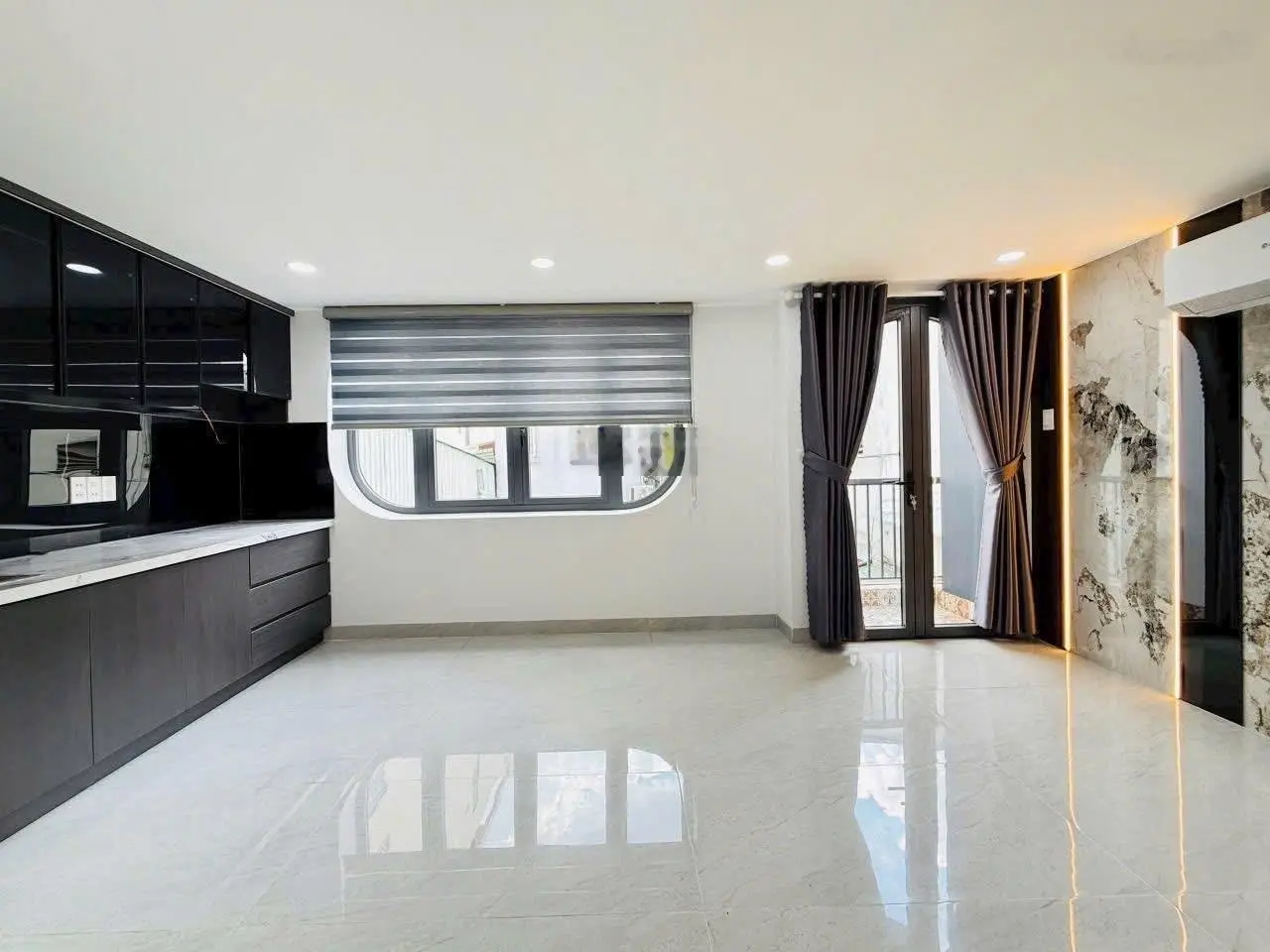 Bán gấp nhà Đ.Vạn Kiếp,P1,Bình Thạnh giá 3Tỷ250/68,4m cho thuê 22tr/tháng gần Coopmart Rạch Miễu