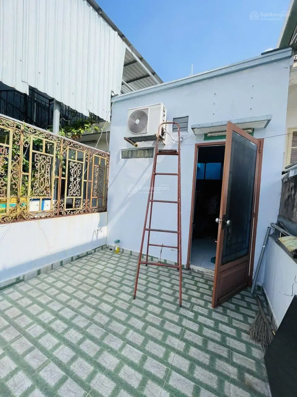 An dương vương quận 5, dt 30m2 4 tầng btct 3pn mới ở ngay.