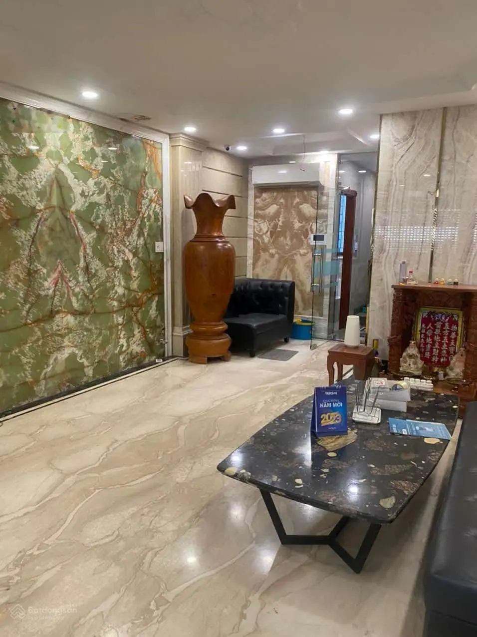 Bán nhà Lý Thường Kiệt, Quận 10 - hẻm trước nhà 10m - 8 tầng có hầm để ô tô, có thang máy chỉ 18 tỷ