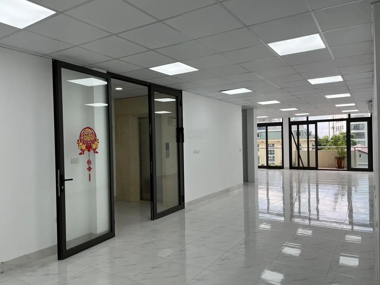 Chính chủ cần bán căn hộ chung cư Mỹ Đình 2,dt 83m,3pn,2 vs,tầng thấp,giá thỏa thuận,lh 0981 245 ***
