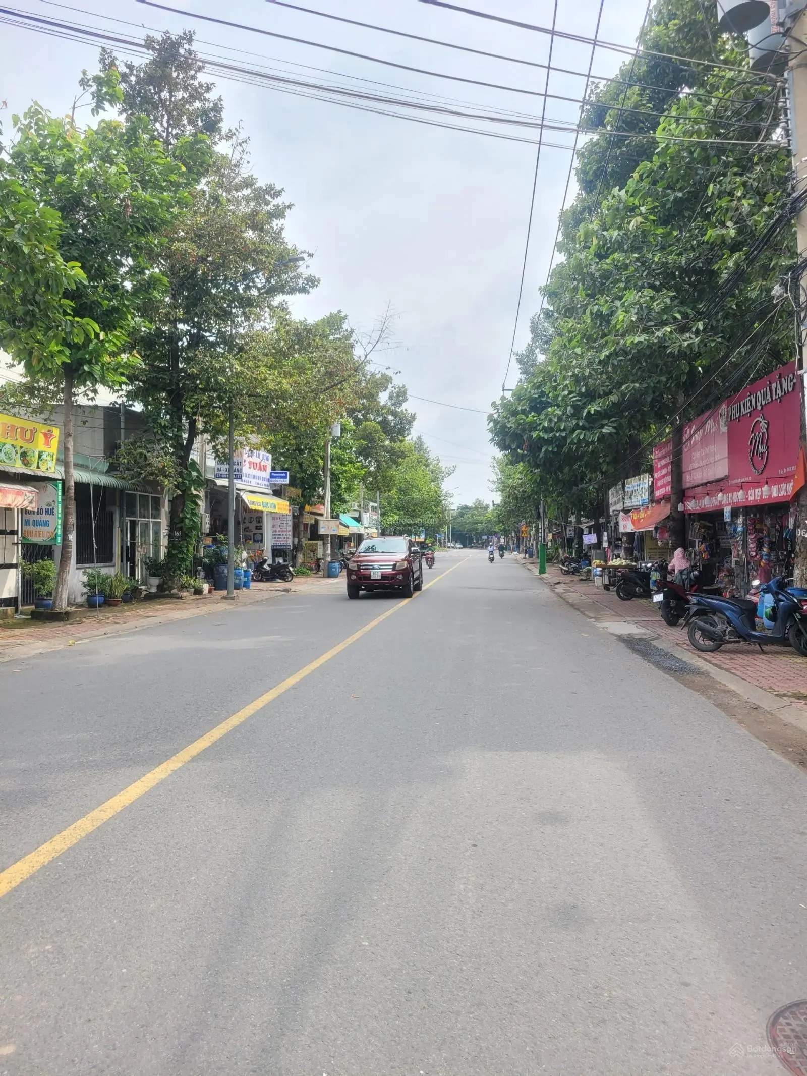 6 Tỷ 200 Bán nhà 1 trệt 1 lầu mặt tiền đường Nguyễn Hữu Cảnh P. Đông Hòa TP. Dĩ An