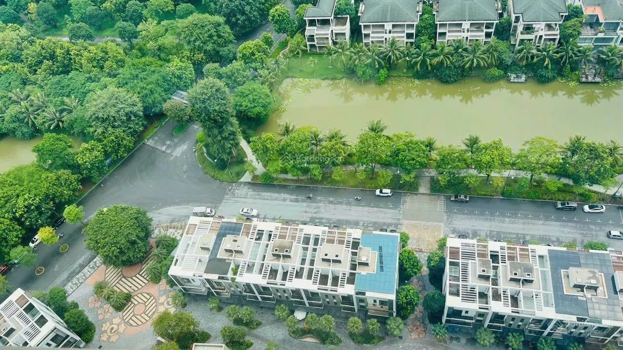 Bán nhà phố hai mặt tiền kinh doanh cực kỳ sầm uất cạnh tám toà chung cư