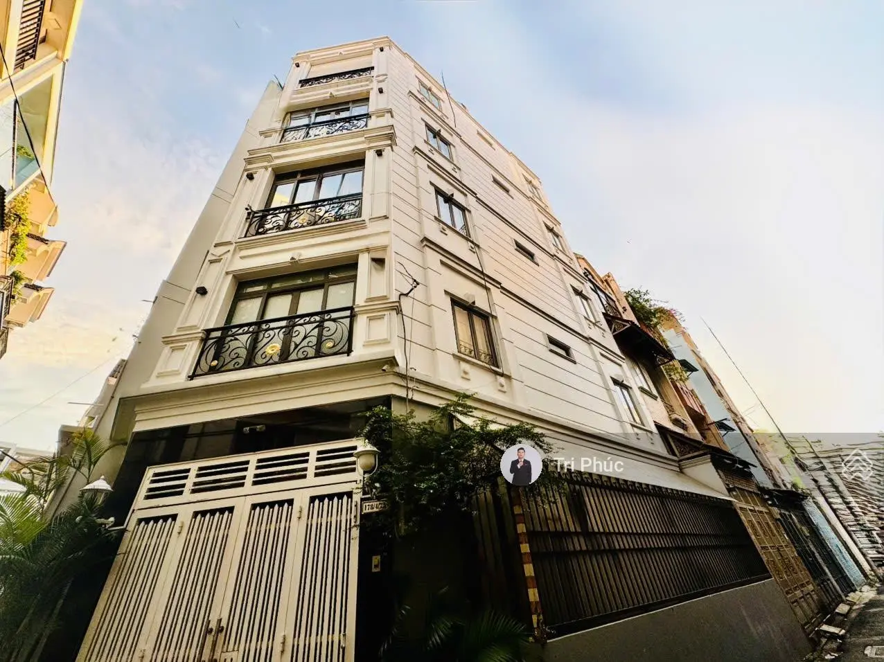 Chỉ 9.Xty Nhà 5 Tầng Xe Hơi Đậu Trong Nhà 45m2 4PN Ngay Ngã Tư Phú Nhuận Phan Đăng Lưu