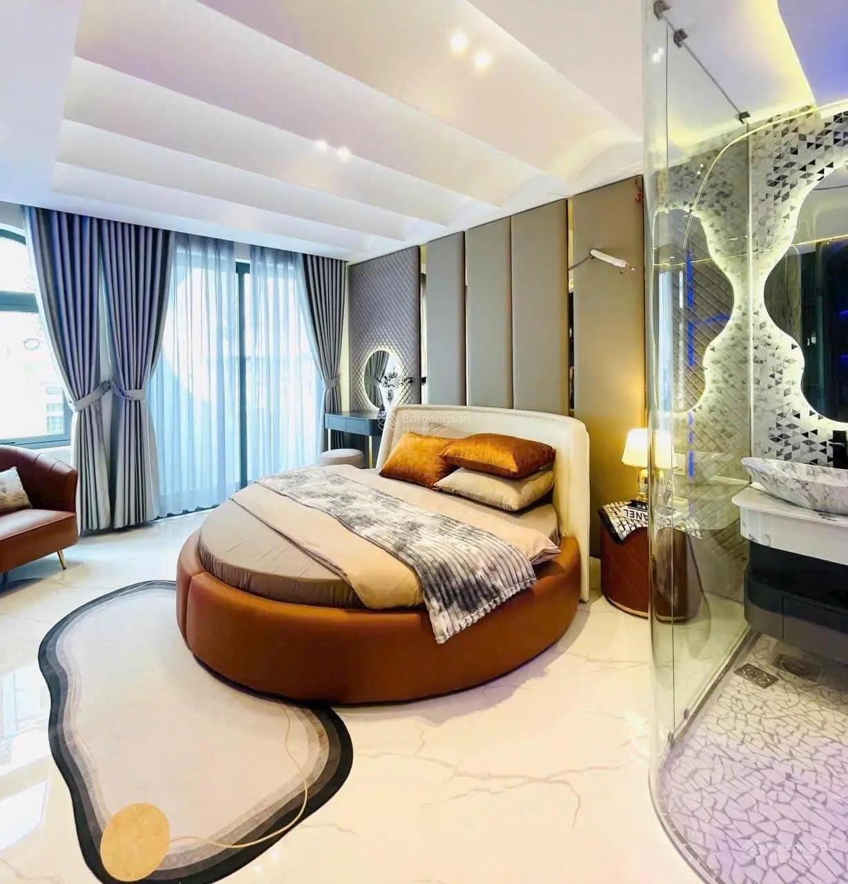 Bán gấp nhà Bình Chánh 90m2 2tỉ990, 1t1l, 4PN, Đang cho thuê 10tr/1thg, SHR